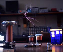 Tesla coil plays Doctor Who theme